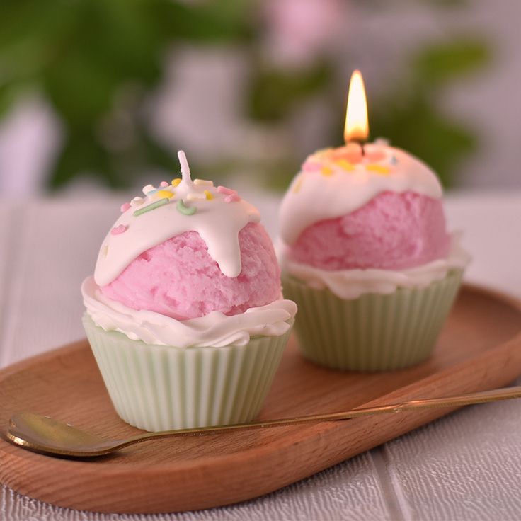 Mystic cupcake candle
